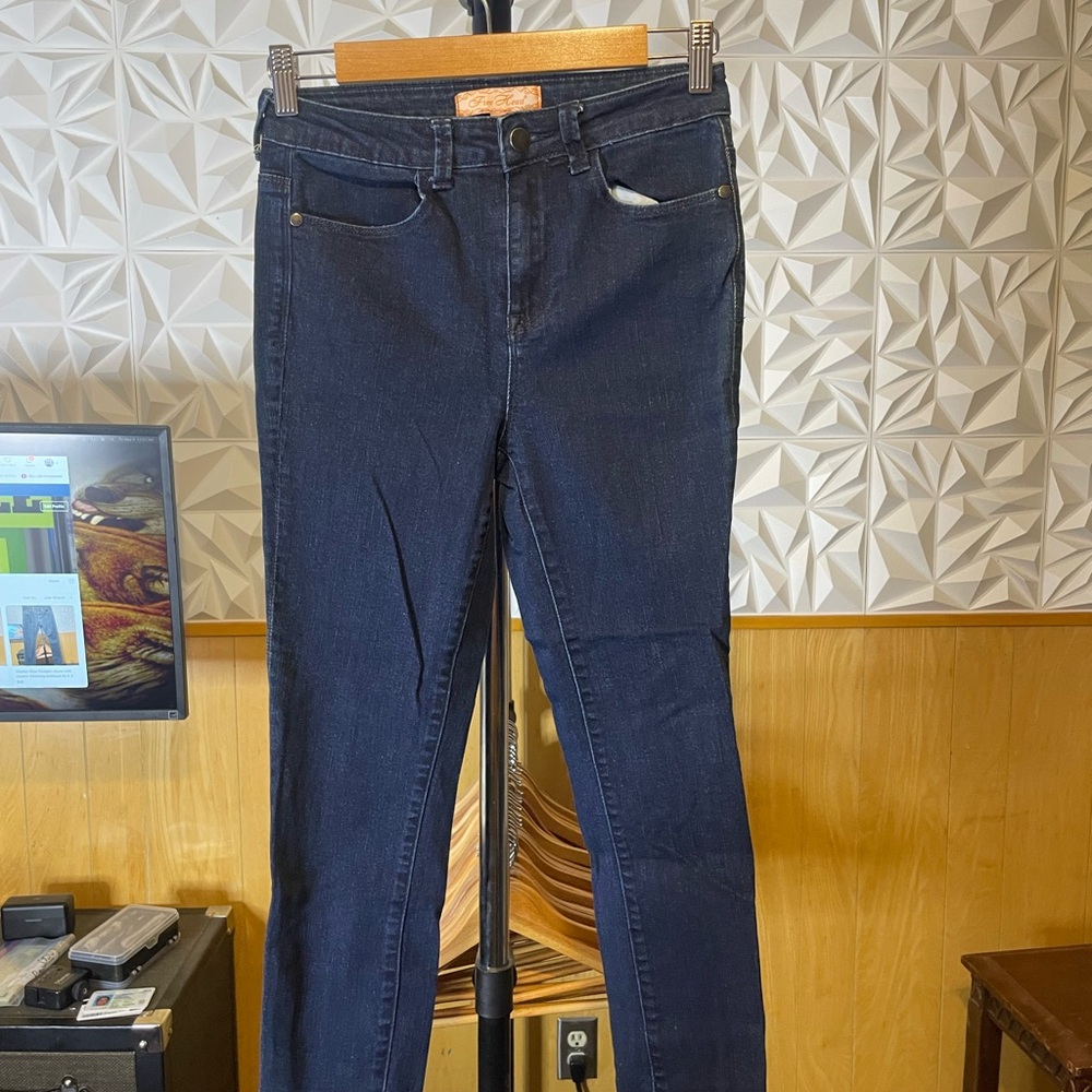 Dark Blue Women's Jeans 26 x 26 free heart